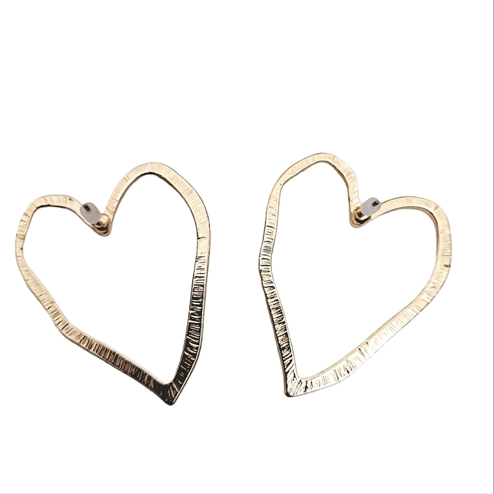 💖 2/$30 Gold hoop Hammered heart shaped boho big oversized stud earrings - Picture 4 of 9